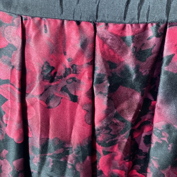 Women’s Floral Black and Red Dress Special Event Size 16 Dress Barn Side Pockets - Picture 3 of 8